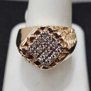  Square Top Cluster, 16 Stones, 10 Kt , Size 10 1/2