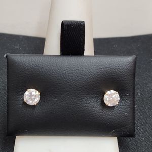  1.0 CTTW Lab Grown Diamond Earring in 14KT