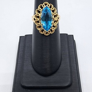 14K Yellow Gold Blue Topaz Ring 4.6g Size 7.5