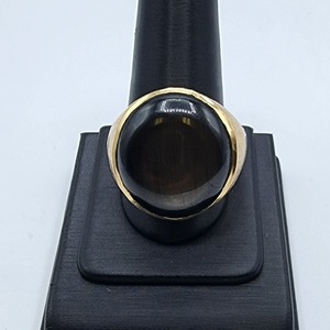 Gold Ring w/ Cat's Eye Glass