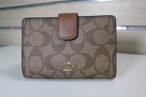 COACH  Medium Corner Zip Wallet