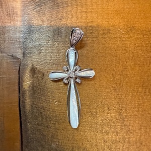  Silver 2.90grams Pendant Sterling Silver Rhodium Plated MOP CZ Flower Center Pe