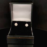 14kt White Gold .97ctw Round Diamond Stud .60dwt
