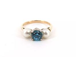 14KT Yellow Gold 2.75g Blue Topaz & 2 Pearls Ring Size 8.25
