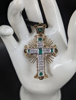 18kt Yellow Gold Emerald and Diamond Cross Men's Pendant 8.30dwt