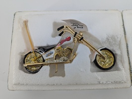 Hamliton collection  King Of The Road The Budweiser Motorcycle Figurine