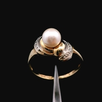 10K Yellow Gold Pearl & Diamond Ring Size 7.75 1.3dwt (2.0g)
