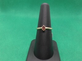 14k Yg Sz. 7 Garnett Ring 