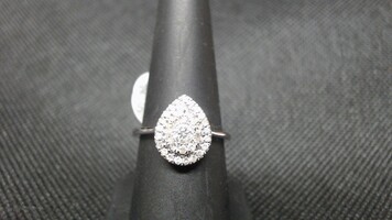 Beautiful! 10k WG Diamond Cluster Ring, Size 7 1/2