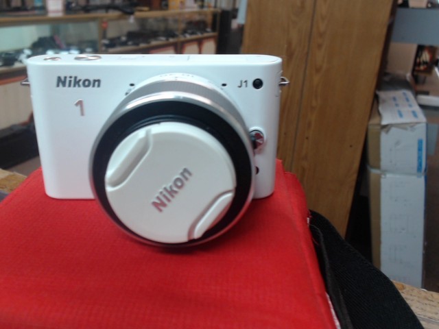NIKON Digital Camera J1 W/ CASE