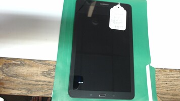 Samsung Tablet, Tab E, with charger