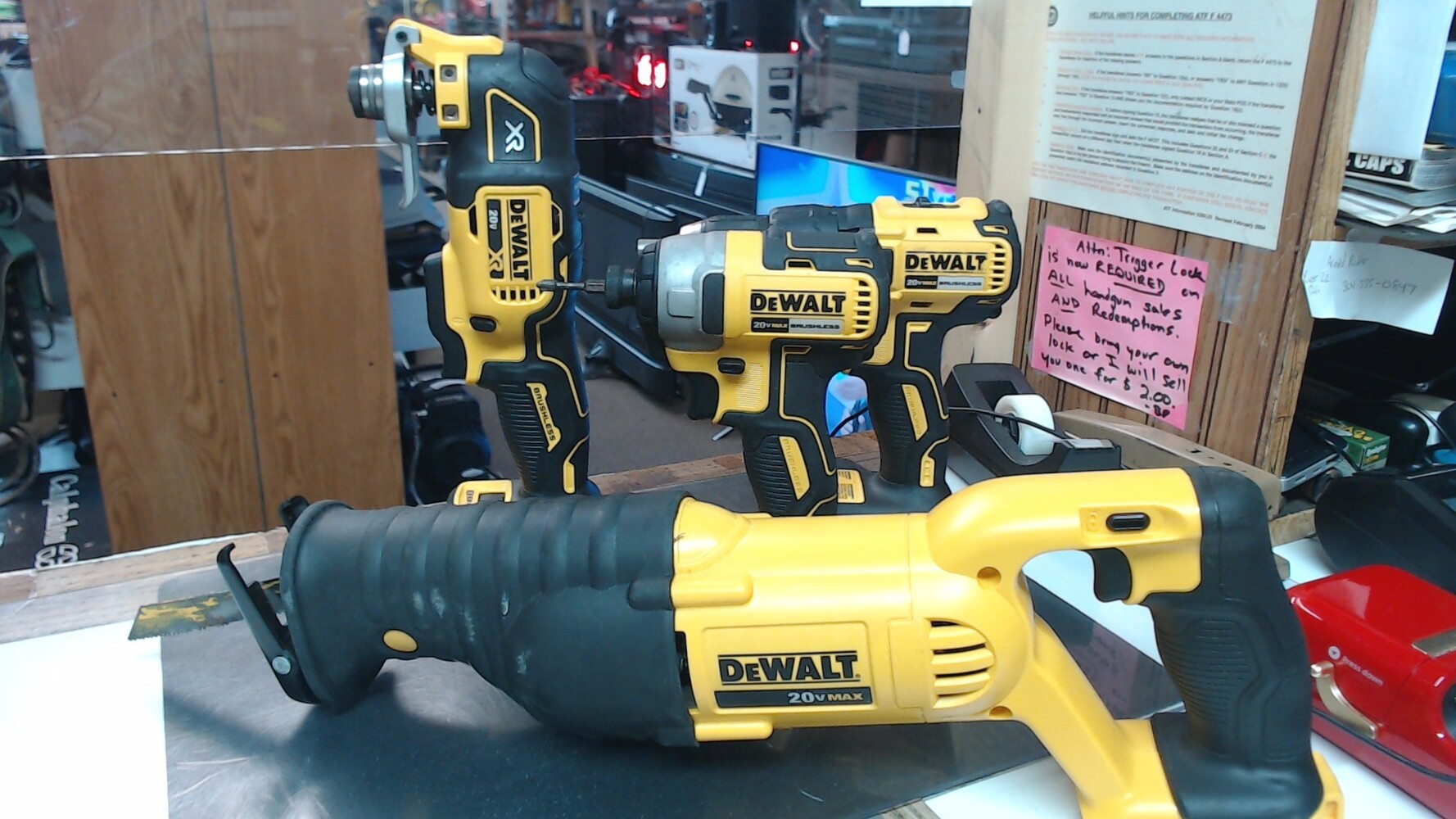 Dewalt 20v Drill, Driver, Oscillating & Sawzall w/ 1 battery and charger