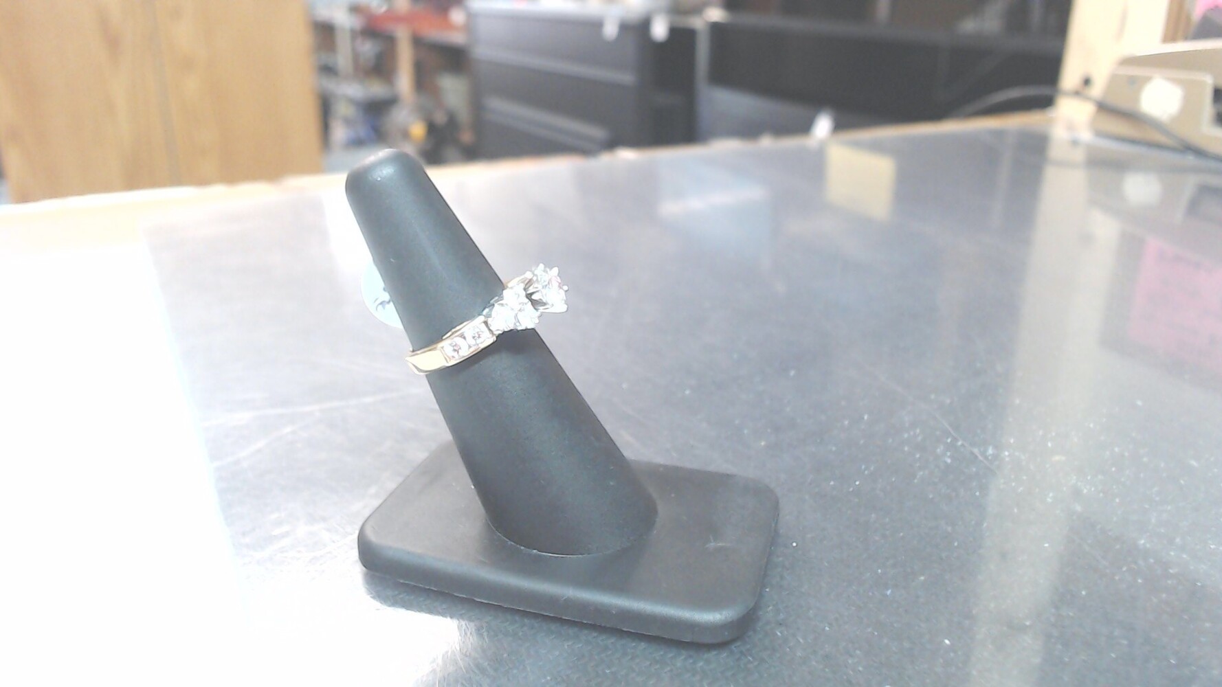 Gorgeous!! 14k YG Leo Diamond Ring, Size 5 1/2.. Diamond Weight 1.85 
