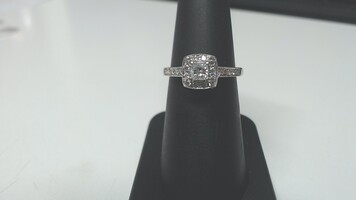 Beautiful! 14k WG Diamond Ring, Sz 6 1/2