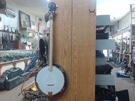 Music Gear Banjos Sonart Banjo 5-String w/ case, tuner, picks