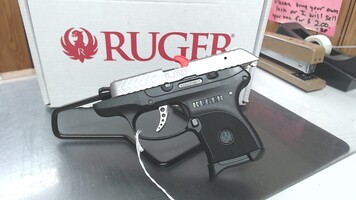 NEW! Ruger Model: LCP Semi-Auto 380, w/ soft holster