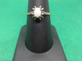 10k Yg Sz. 8 Opal Ring 