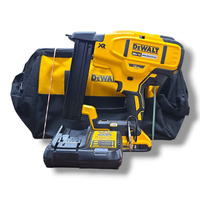 DeWalt DCN681 SET WITH BATTERY AND BAG