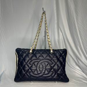 Chanel Cruise 2010 Collection By Karl Lagerfeld Lambskin Quilted Zipper Shoulder