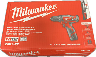 New Milwaukee M12 2407-22 12V 3/8 2 Battery Cordless Drill Driver Kit (9263350)