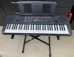 Yamaha PSR-E263 61-Key Portable Electronic Keyboard – Tested, No Power Cord 