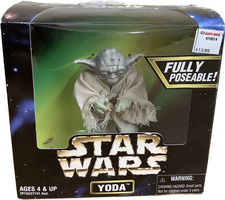 Kenner Star Wars Yoda Action Figure - Brand New (Minor Box Damage) (9273000)