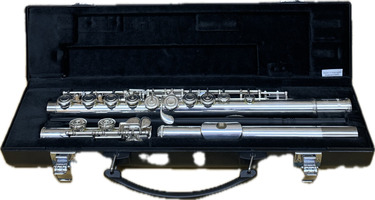 Used Yamaha YFL222 Flute in Hard Case - Signs of Use (9289767)