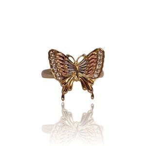  14KT (1.97 DWT / 3.06g) – Size 7 (Ladies) – Resizing Available – Tri-Gold Ring 