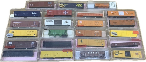 Trains Lot - 23 Piece Collection - Various Conditions - Missing wheels (9293522)