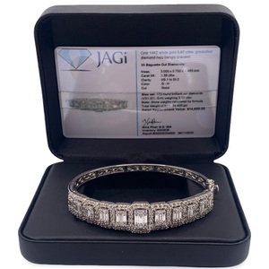 Jagi 14K White Gold Diamond Mosaic Bangle Bracelet – Graduated Halo Design