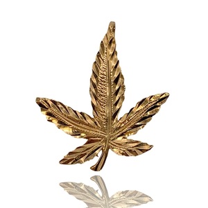  0.78 DWT (1.21g) 14KT Yellow Gold Charm – Marijuana Leaf Pendant
