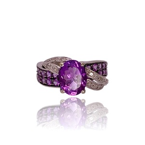 Size 6– Resizing Available – 2.36 DWT (3.67g) 10KT White Gold Ladies’ Ring 