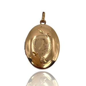  14kt Yellow Gold Oval Locket Charm with Etched Heart Design – 2.27 dwt(3.53 g)