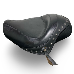 Mustang 76156 Vintage Studded Solo Seat for Harley-Davidson – Used