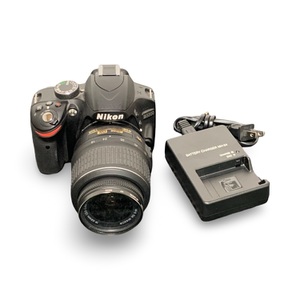Nikon D3200 DSLR Camera with 18-55mm DX VR Lens – Used (Aftermarket Charger)