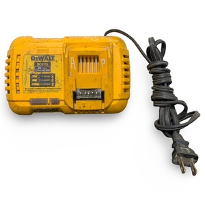DeWalt DCB118 20V MAX Fast Battery Charger – USED