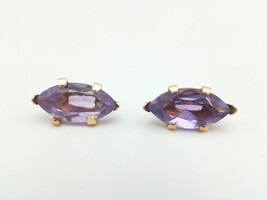 14kt Studs Earrings