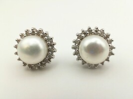14k White Gold Cluster Earrings 