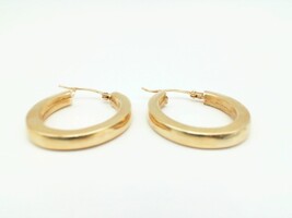  18K Yellow Gold Oval Hoop Earrings
