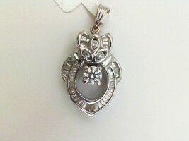  18KT CLUSTER OWL SHAPED CHARM