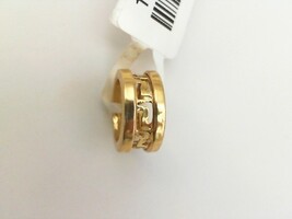  18kt GREEK KEY STYLE CHARM