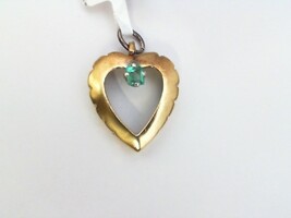  18kt HEART CHARM WITH EMERALD 
