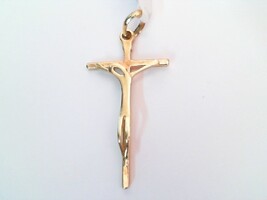 18kt Crucifix charm