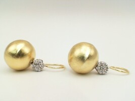 18 kt Female Yellow Gold Dangle Earrings 