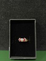 Aprox Tdw:  0.75 Ct Diamond Two Ring Set 