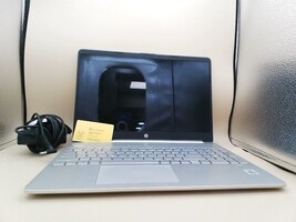HP Notebook 15.6" (15-dy1002ds) with charger