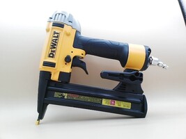 Dewalt DWFP1838 Pneumatic 18 Gauge Finish Stapler