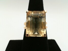 18kt Solitaire Ring