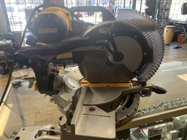 DEWALT DW716 15-AMP CORDED 12 INCH DOUBLE BEVEL COMPOUND MITER SAW - PPS KN