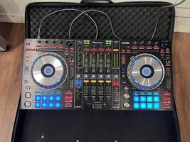 Pioneer DDJ-SZ Digital DJ Controller      LS(318807)